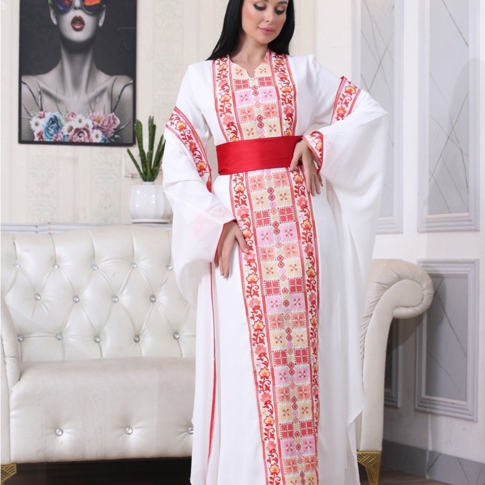 Embroidered Kaftan - Picture 3 of 9